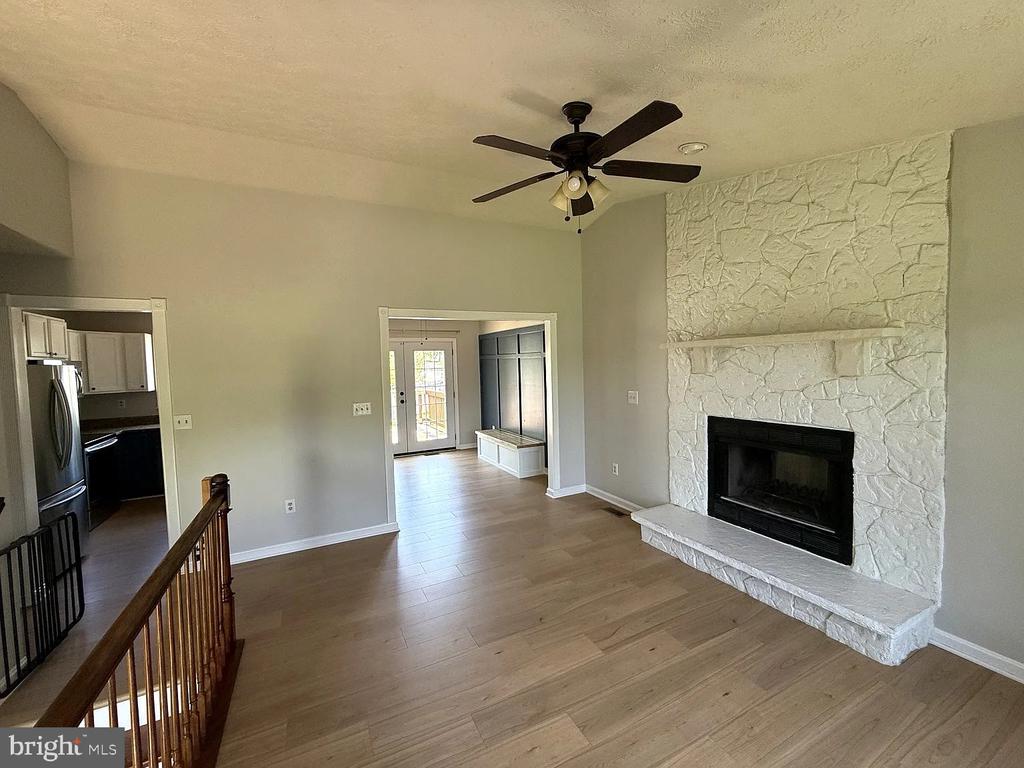11512 WOODLAND VIEW DRIVE
