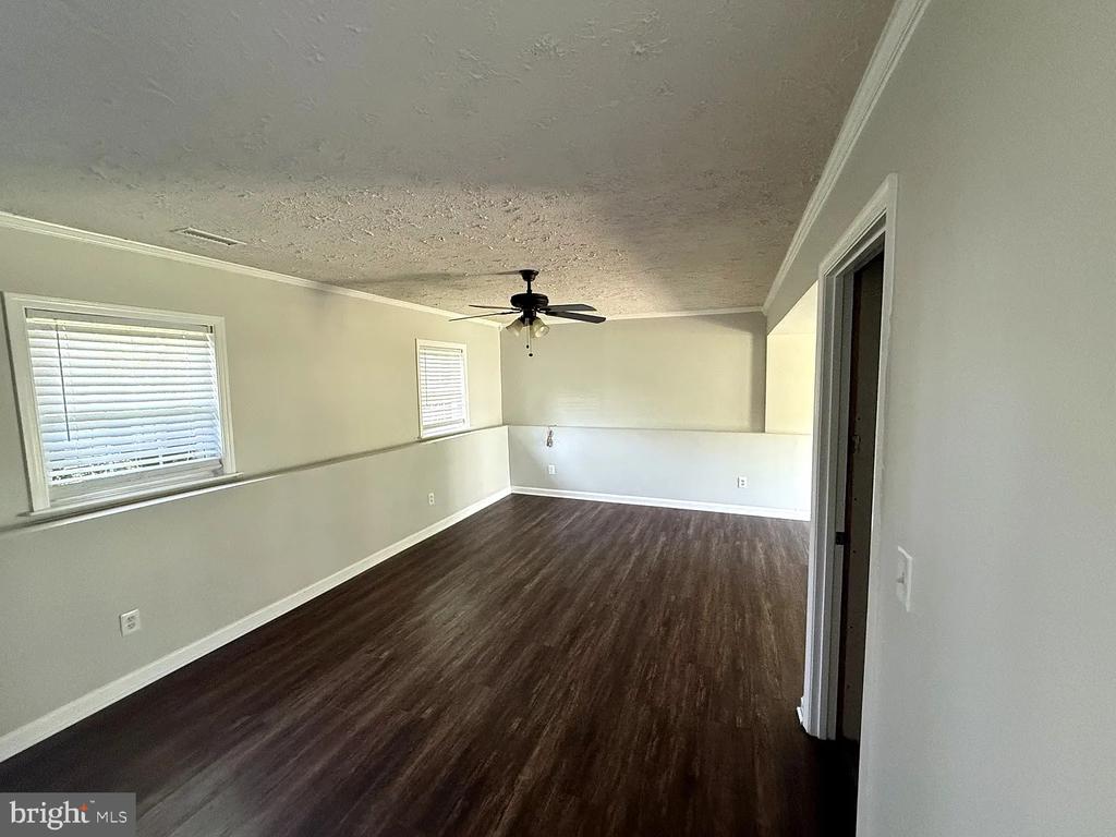 11512 WOODLAND VIEW DRIVE