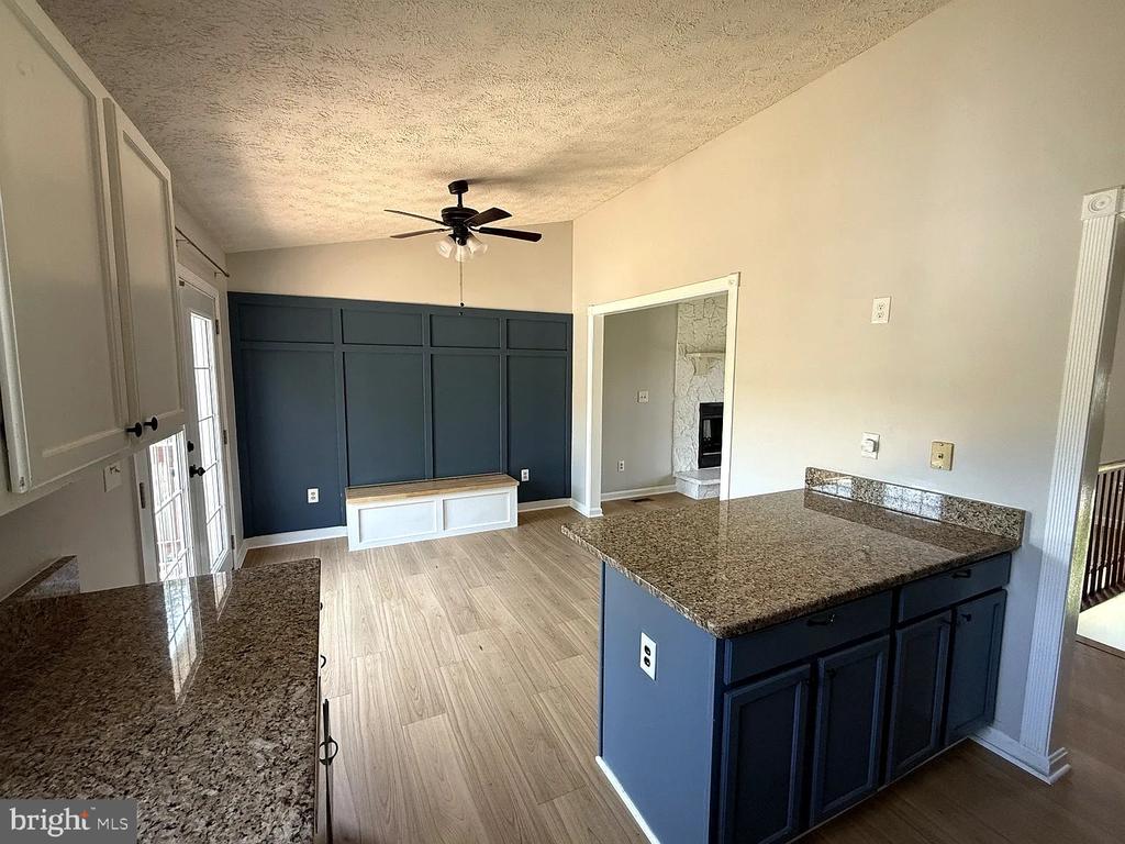 11512 WOODLAND VIEW DRIVE