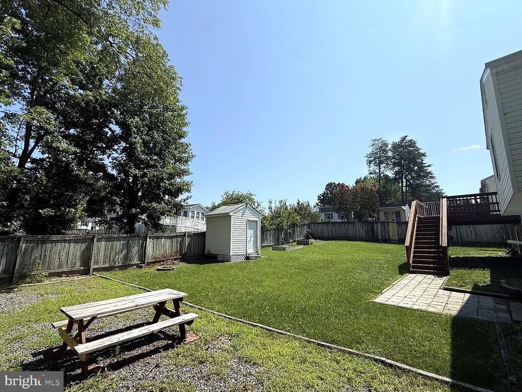 11512 WOODLAND VIEW DRIVE