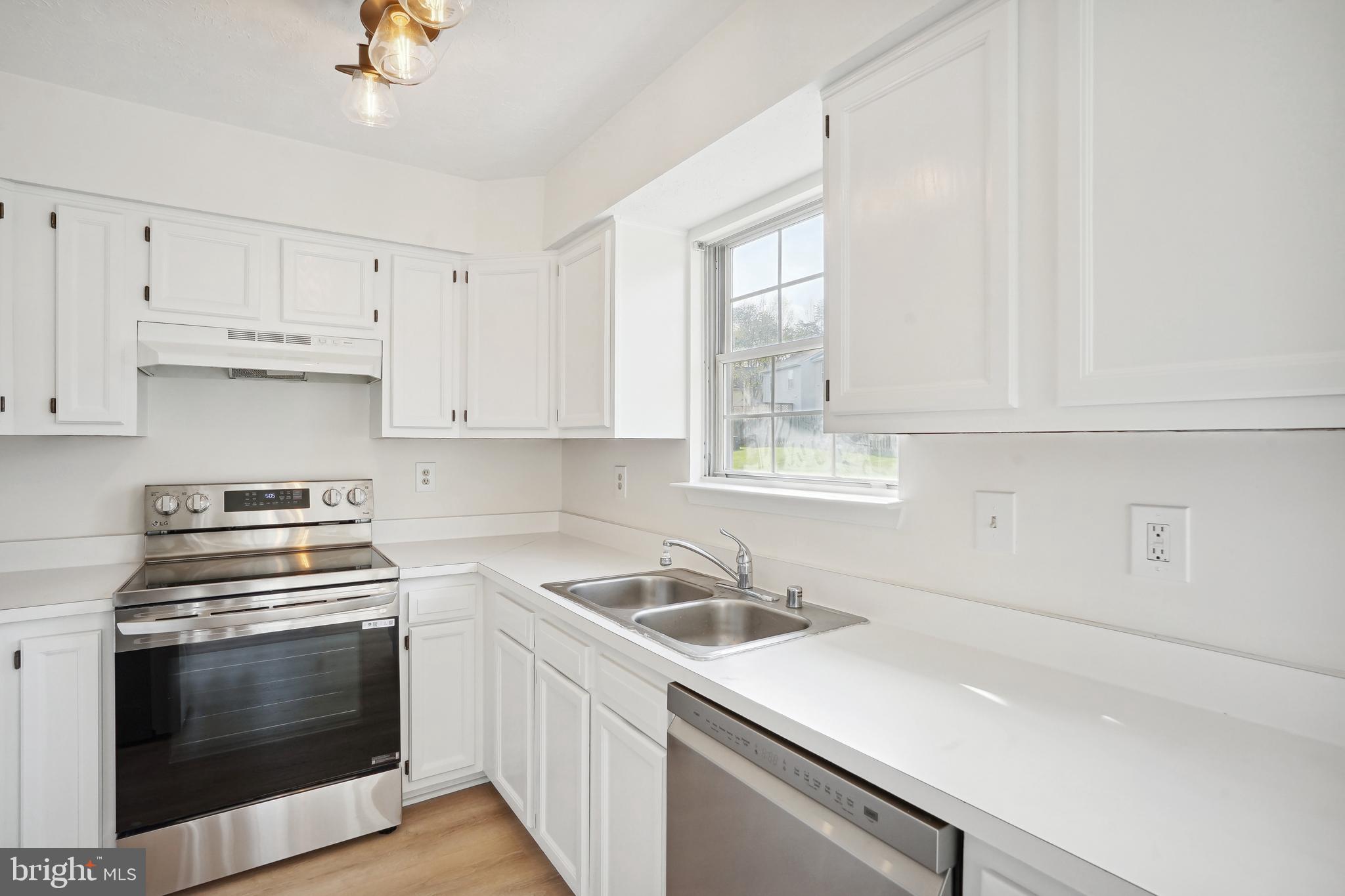 211 BLUERIDGE COURT