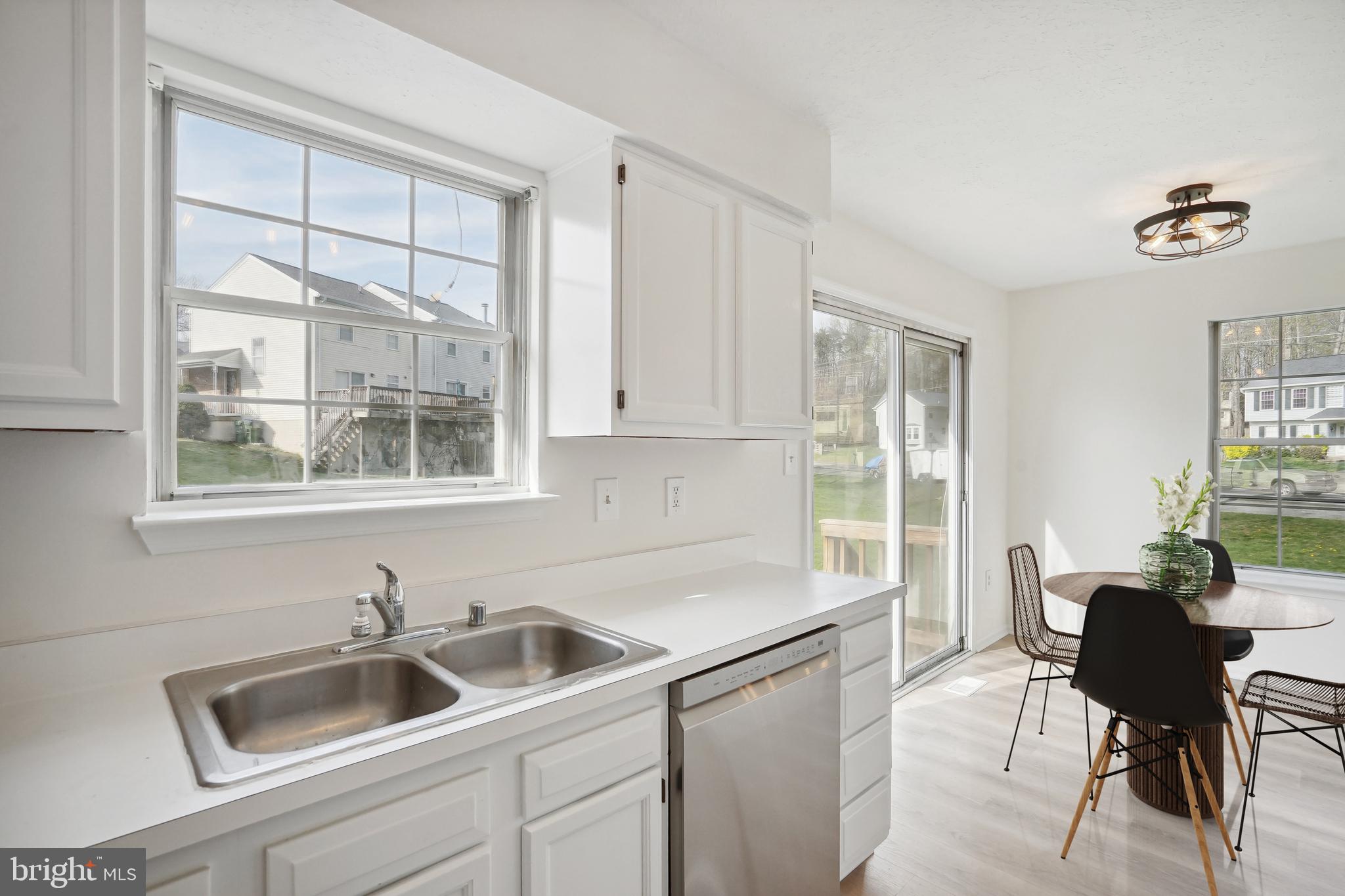 211 BLUERIDGE COURT