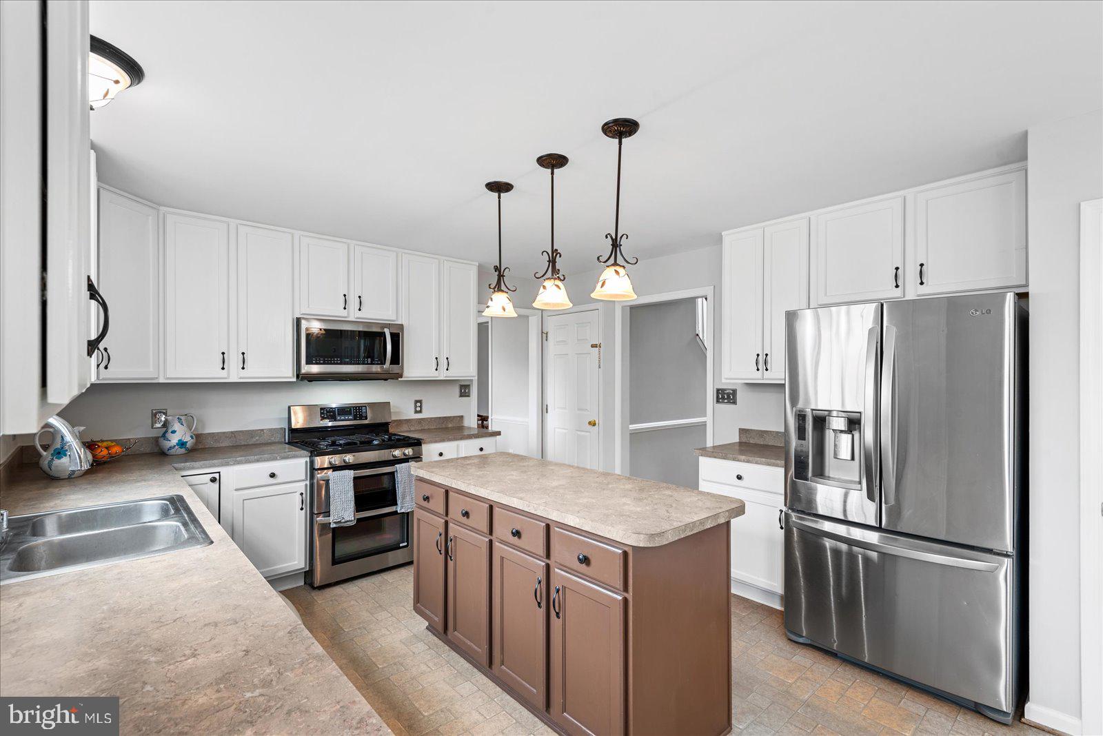34 SAINT ADAMS DRIVE