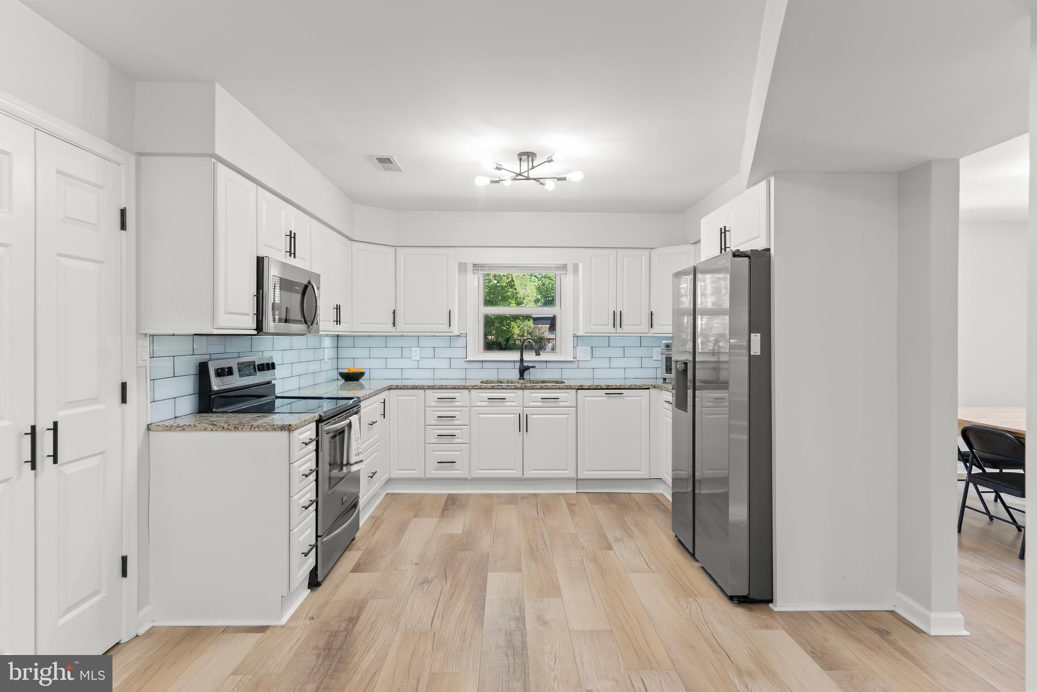 1205 WASHINGTON DRIVE