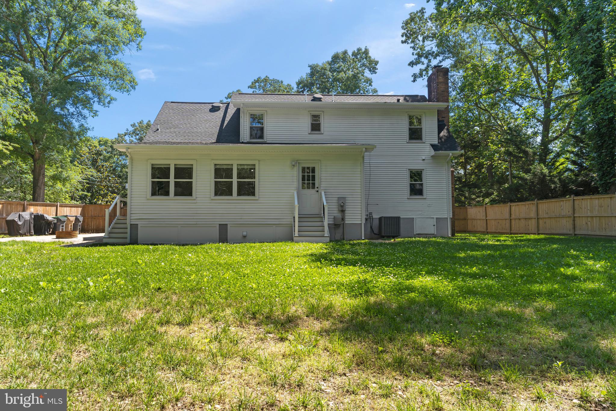 1205 WASHINGTON DRIVE