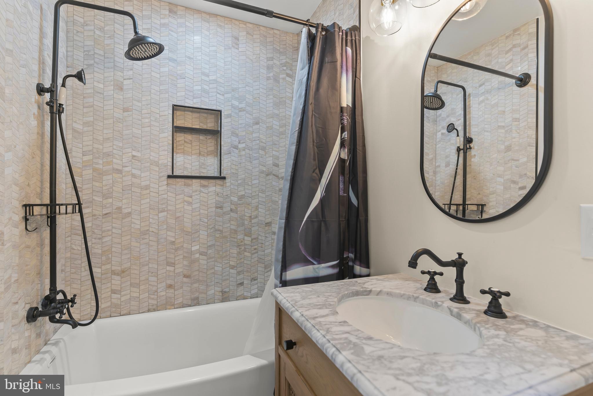 1205 WASHINGTON DRIVE