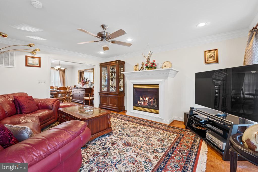 2 SEQUOIA LANE