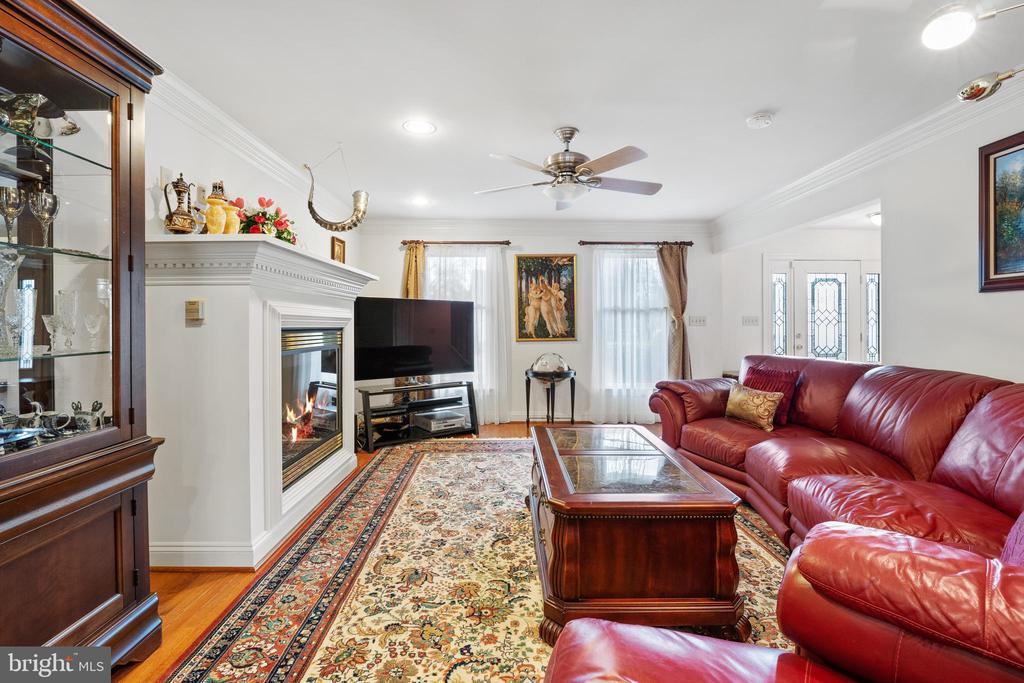 2 SEQUOIA LANE
