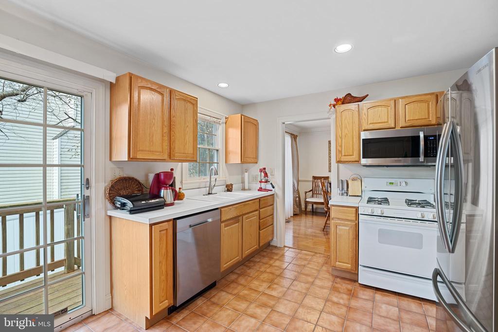 2 SEQUOIA LANE