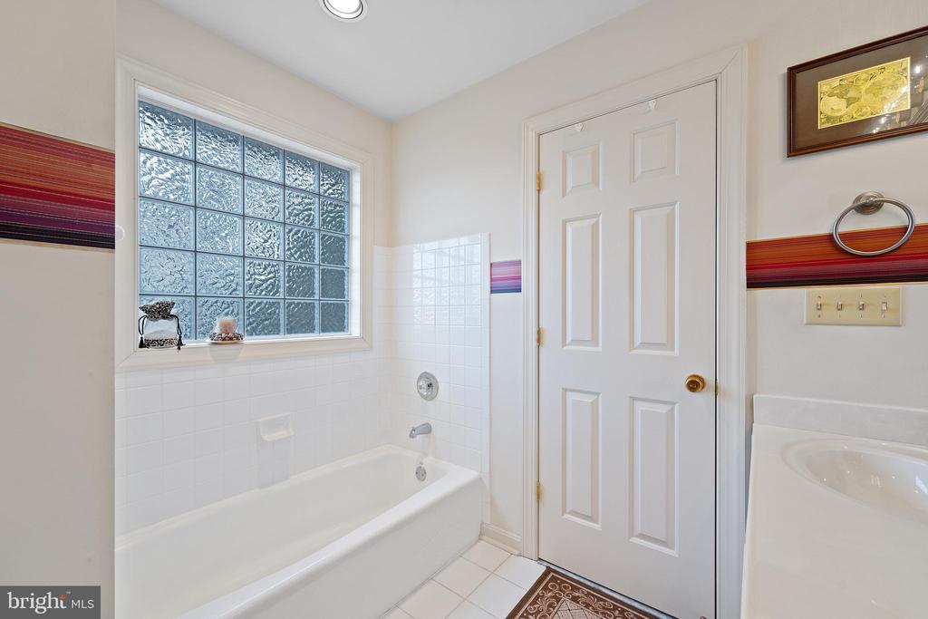 2 SEQUOIA LANE