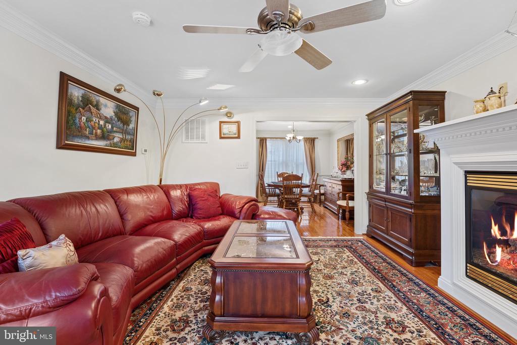 2 SEQUOIA LANE
