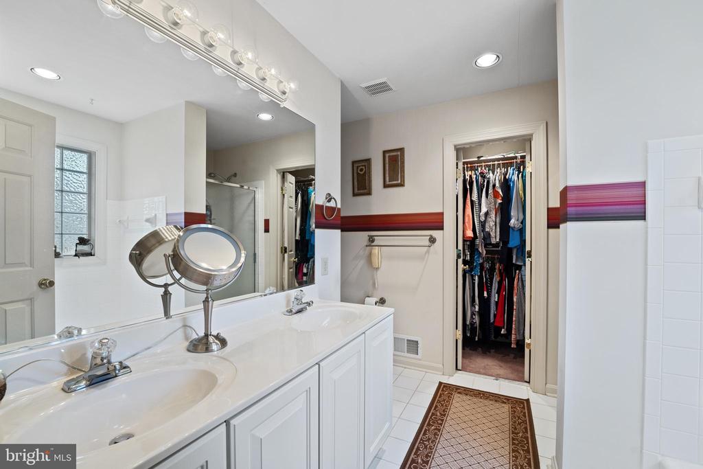 2 SEQUOIA LANE
