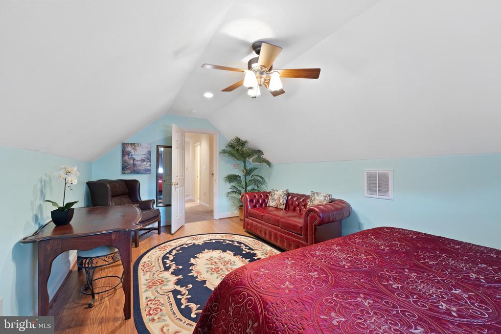 2 SEQUOIA LANE