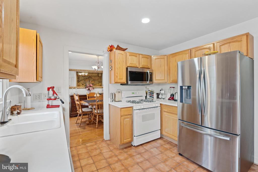 2 SEQUOIA LANE