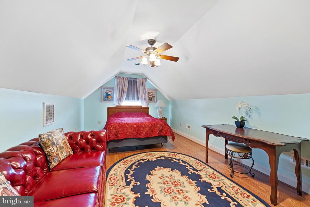 2 SEQUOIA LANE
