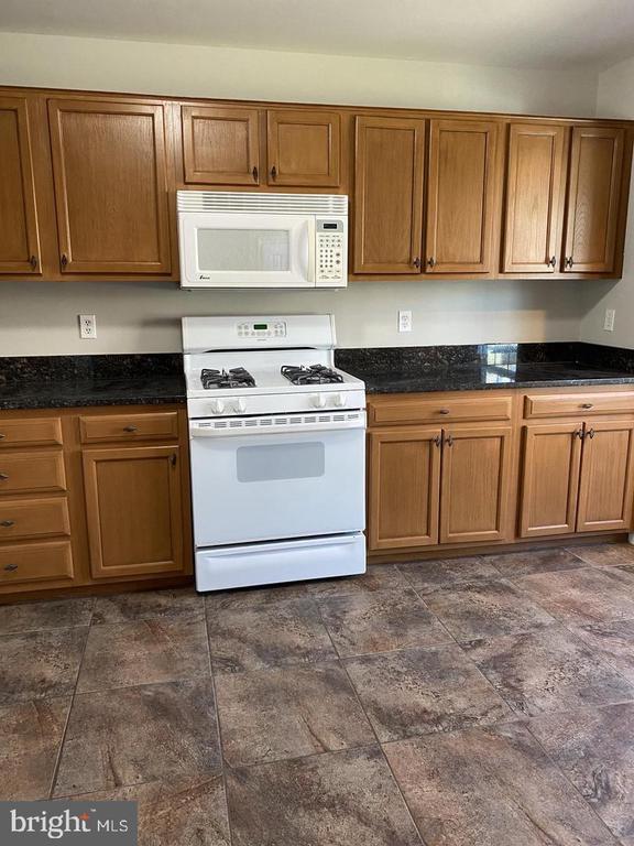 601 STAFFORD GLEN COURT