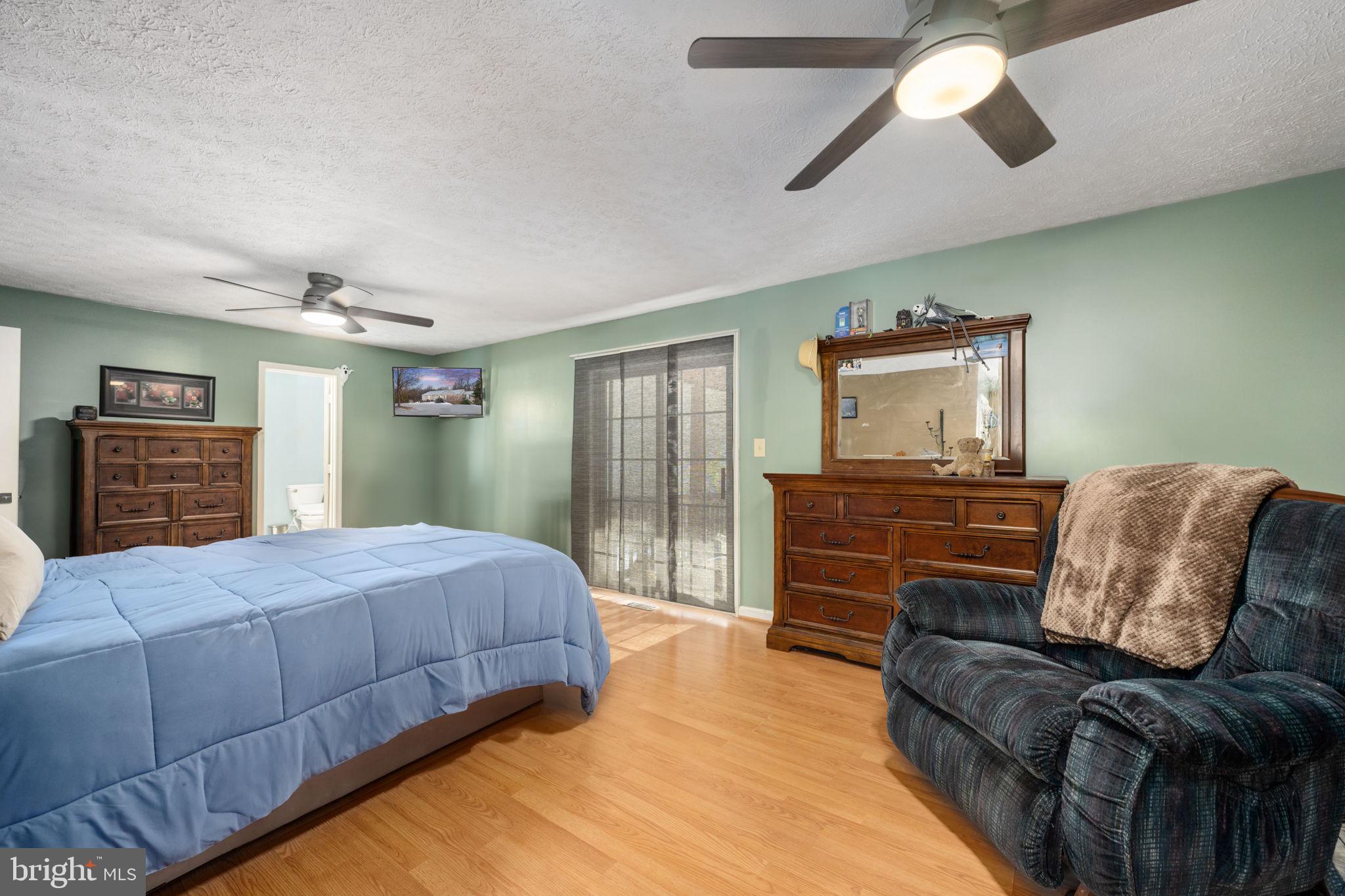 121 HARTWOOD MEADOWS DRIVE