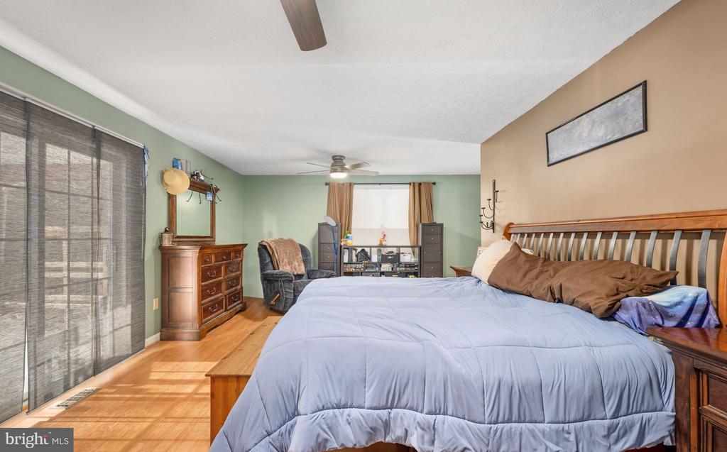 121 HARTWOOD MEADOWS DRIVE
