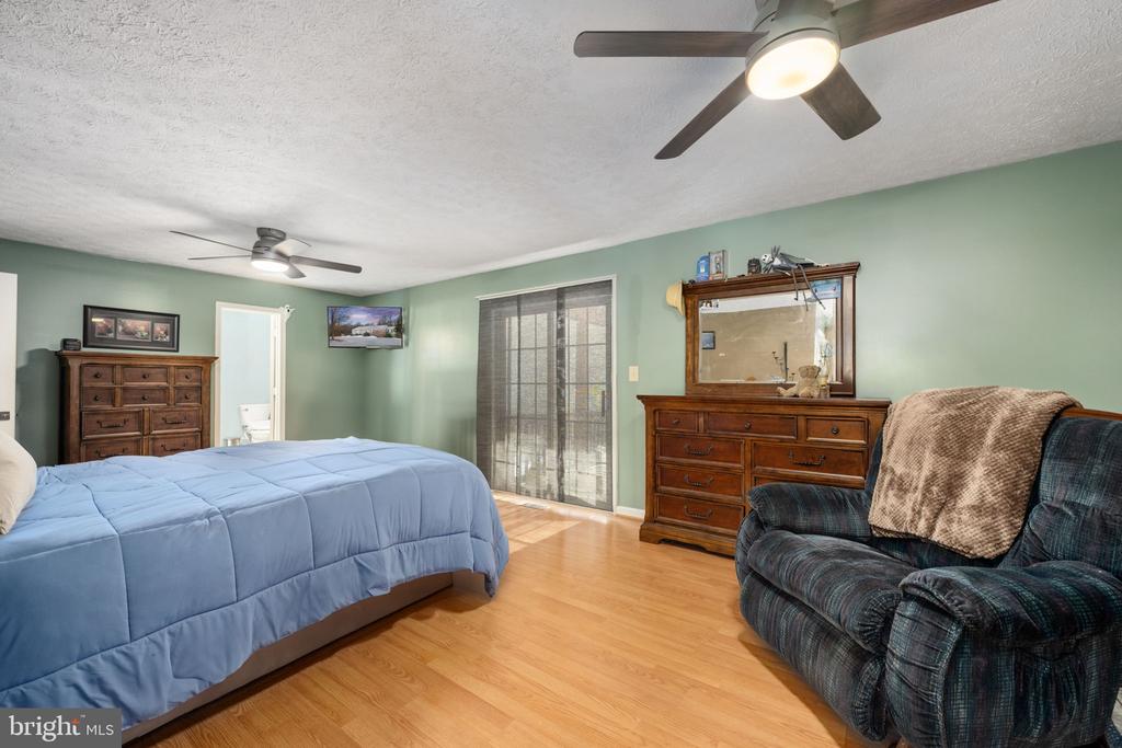 121 HARTWOOD MEADOWS DRIVE