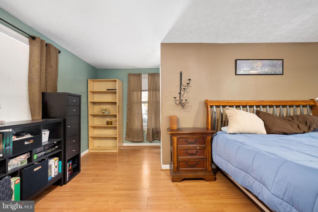 121 HARTWOOD MEADOWS DRIVE