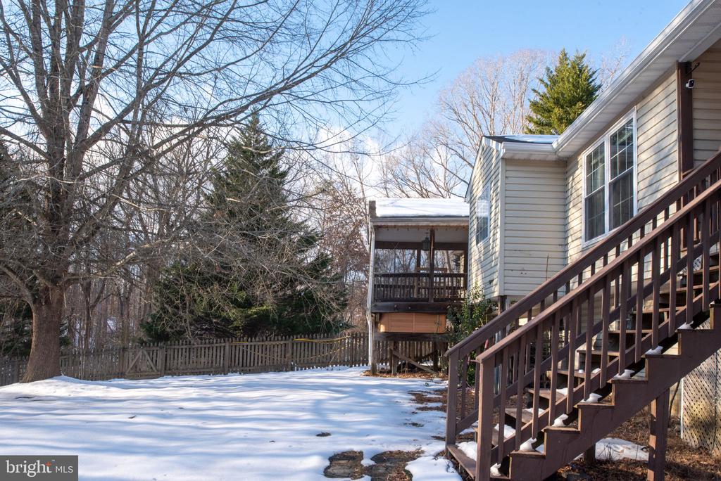 121 HARTWOOD MEADOWS DRIVE