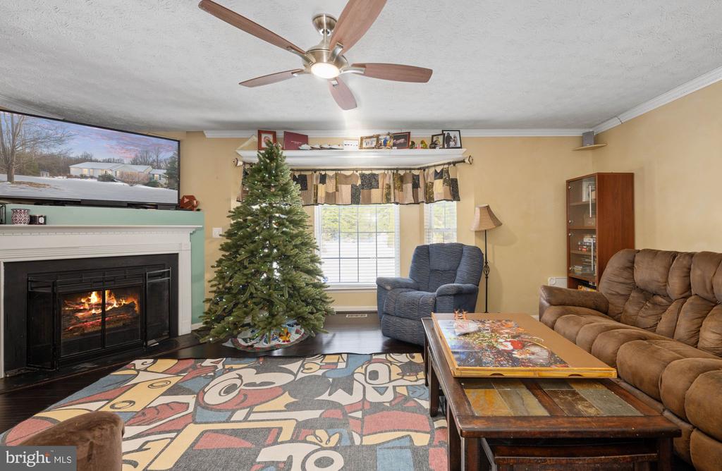 121 HARTWOOD MEADOWS DRIVE