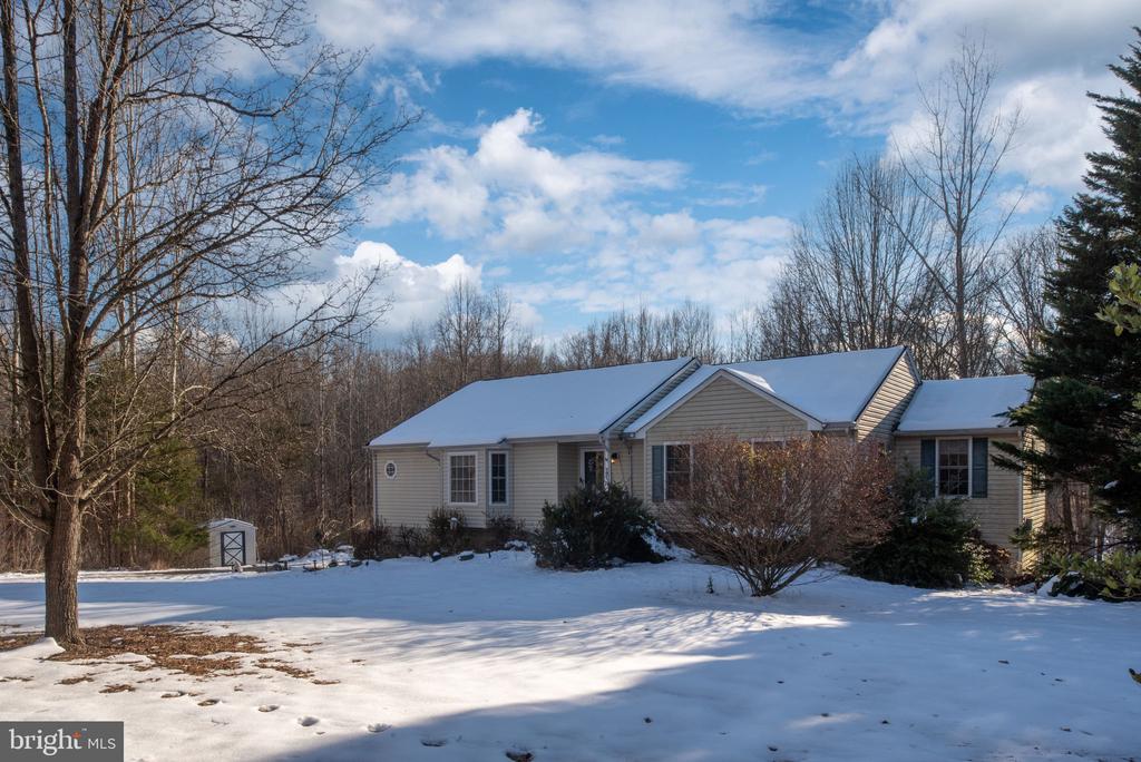 121 HARTWOOD MEADOWS DRIVE