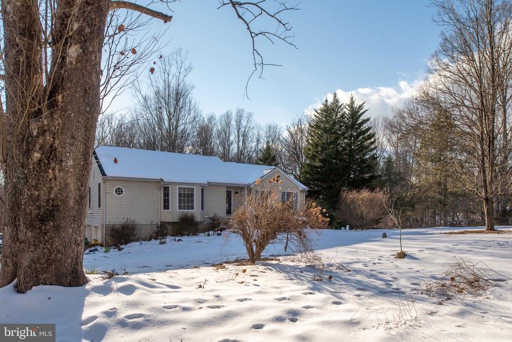 121 HARTWOOD MEADOWS DRIVE