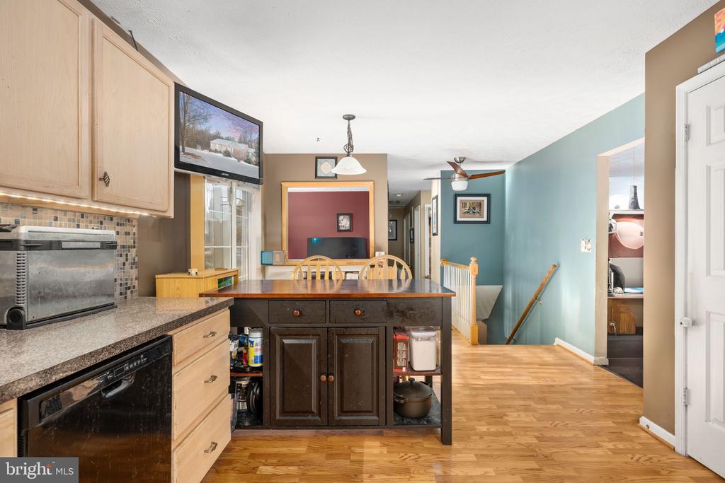 121 HARTWOOD MEADOWS DRIVE