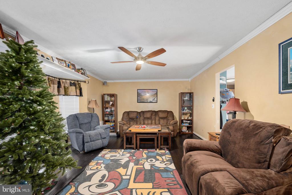 121 HARTWOOD MEADOWS DRIVE