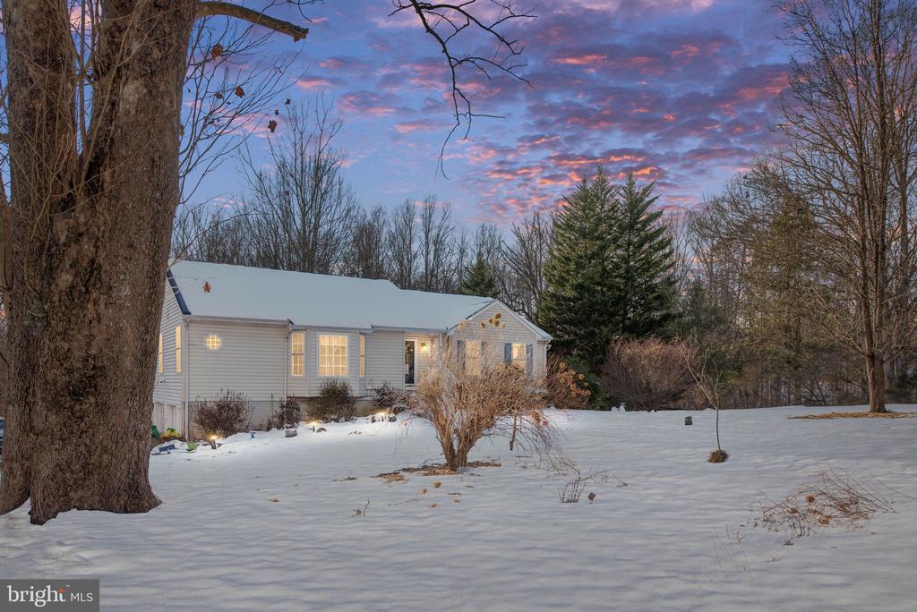 121 HARTWOOD MEADOWS DRIVE