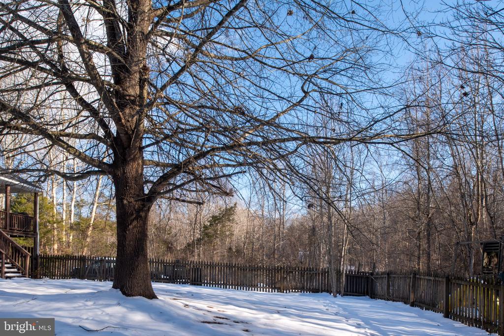 121 HARTWOOD MEADOWS DRIVE