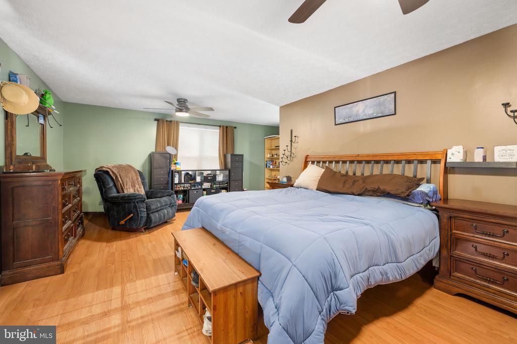 121 HARTWOOD MEADOWS DRIVE