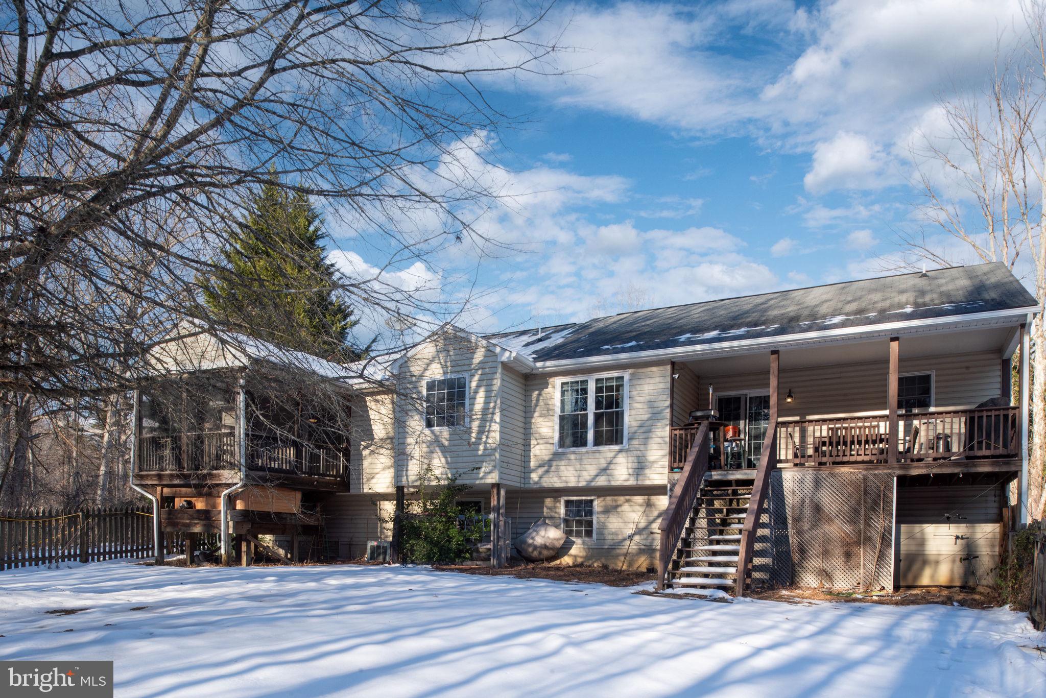 121 HARTWOOD MEADOWS DRIVE