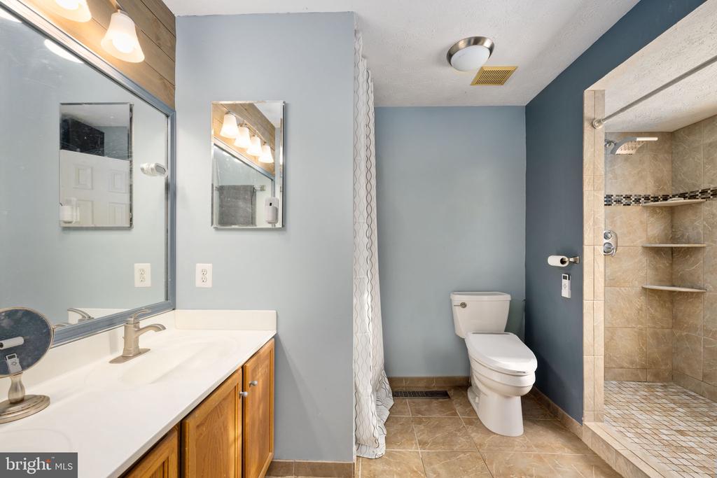 121 HARTWOOD MEADOWS DRIVE
