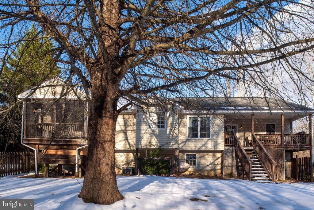 121 HARTWOOD MEADOWS DRIVE