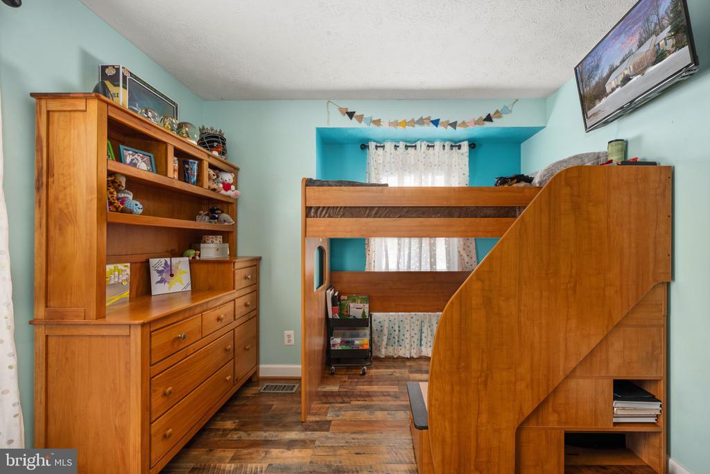 121 HARTWOOD MEADOWS DRIVE
