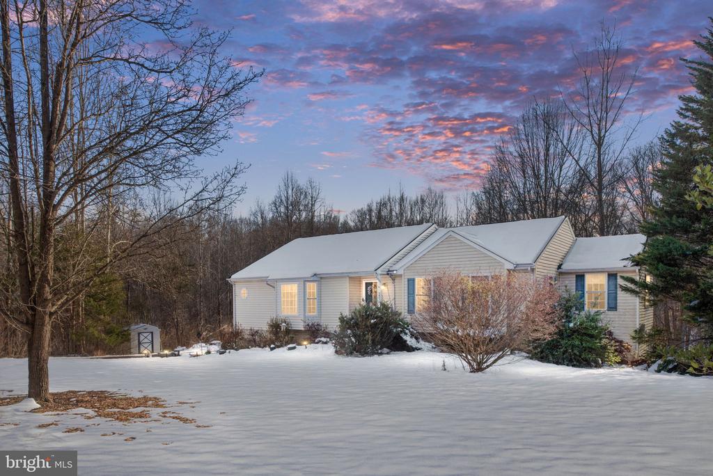 121 HARTWOOD MEADOWS DRIVE
