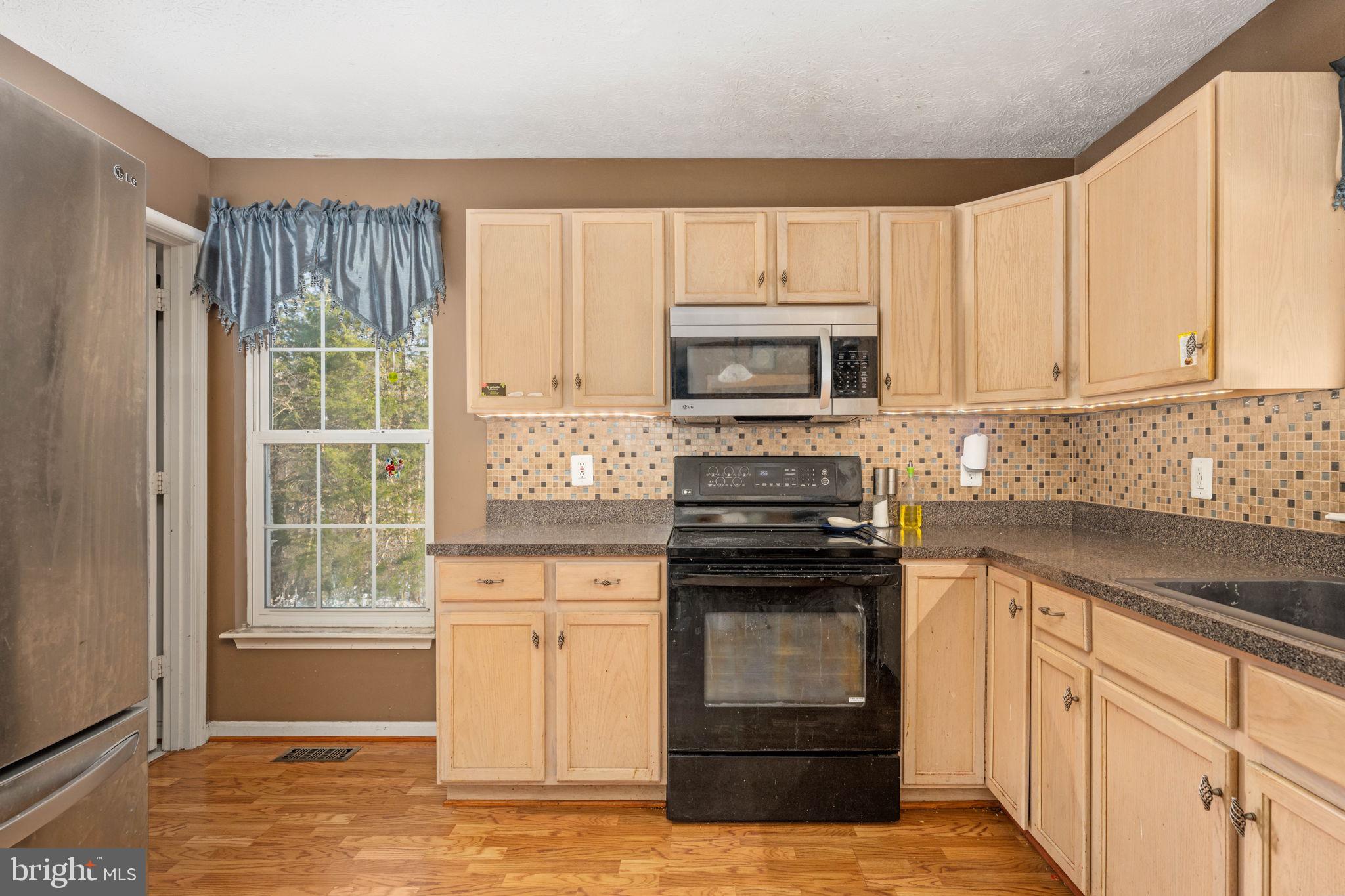 121 HARTWOOD MEADOWS DRIVE