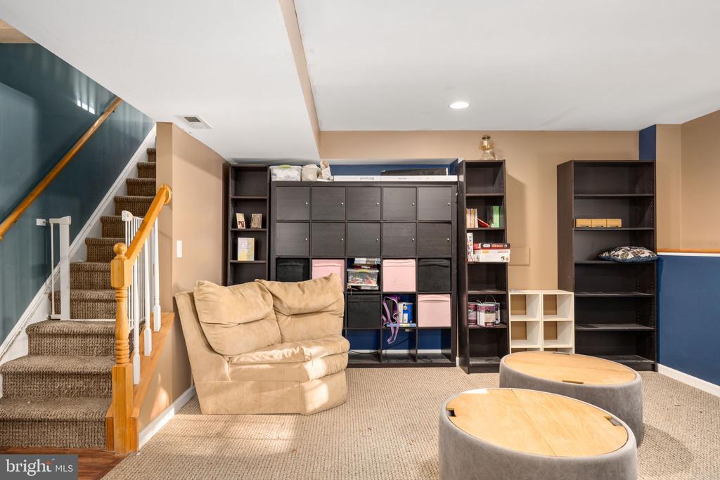 121 HARTWOOD MEADOWS DRIVE