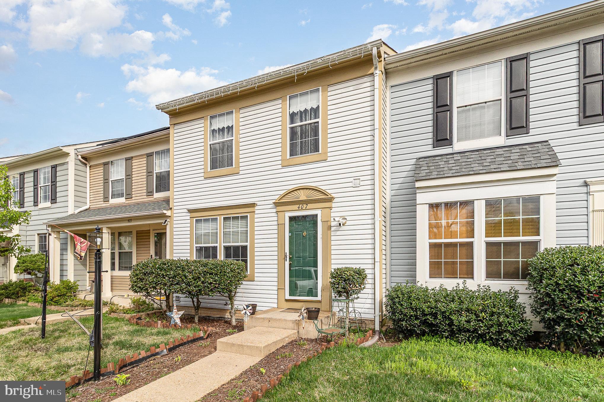 407 KNOLLWOOD COURT