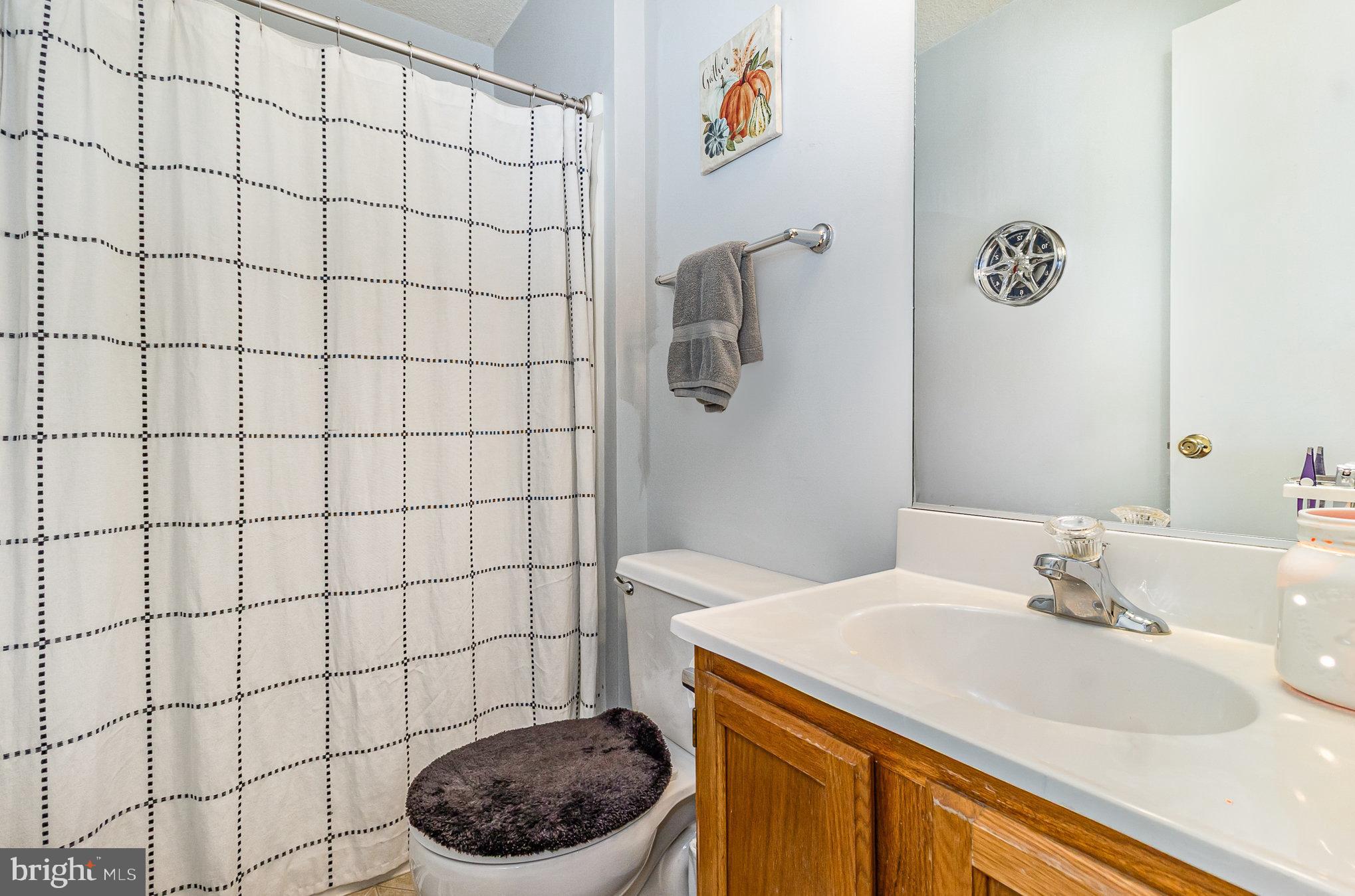 407 KNOLLWOOD COURT
