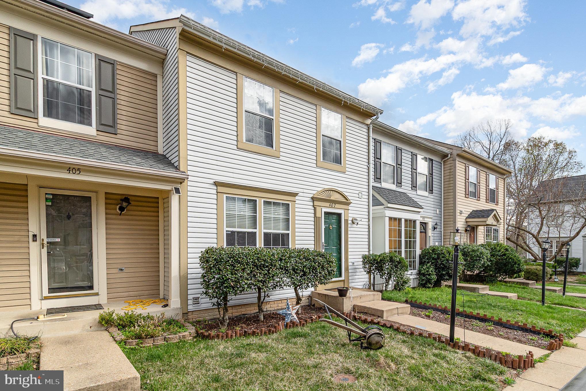 407 KNOLLWOOD COURT