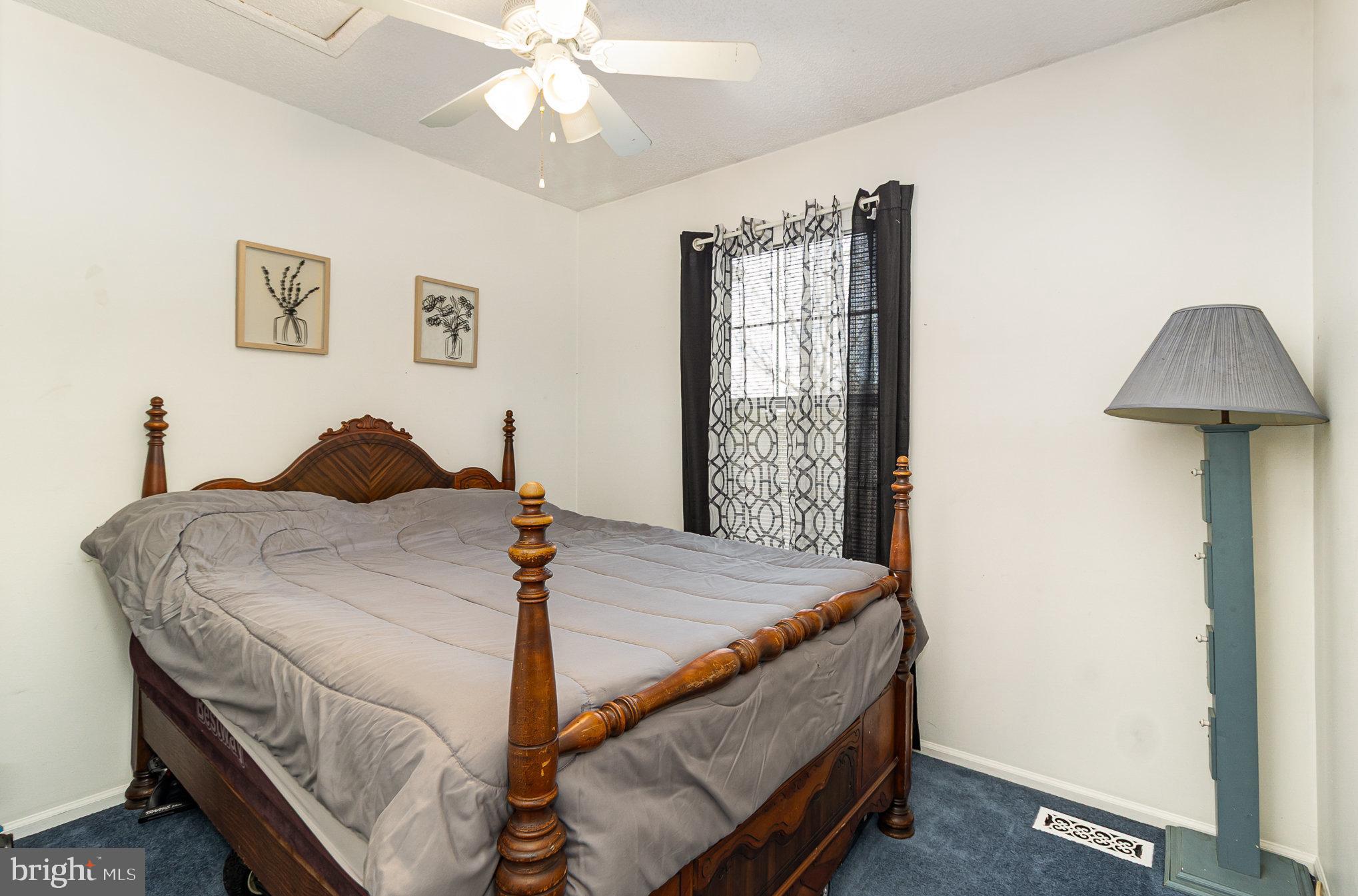 407 KNOLLWOOD COURT