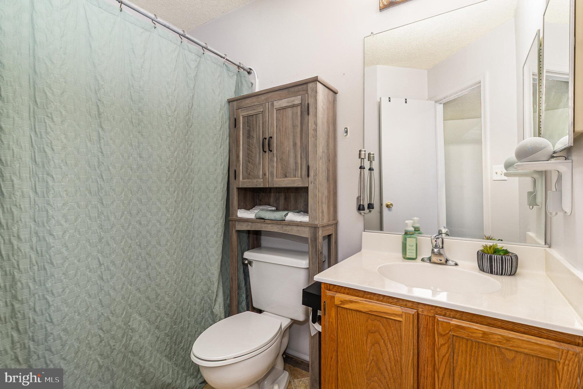 407 KNOLLWOOD COURT