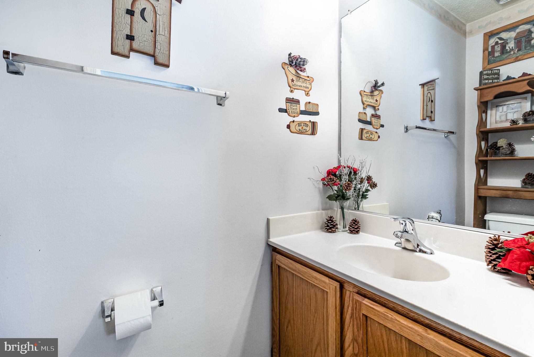 407 KNOLLWOOD COURT