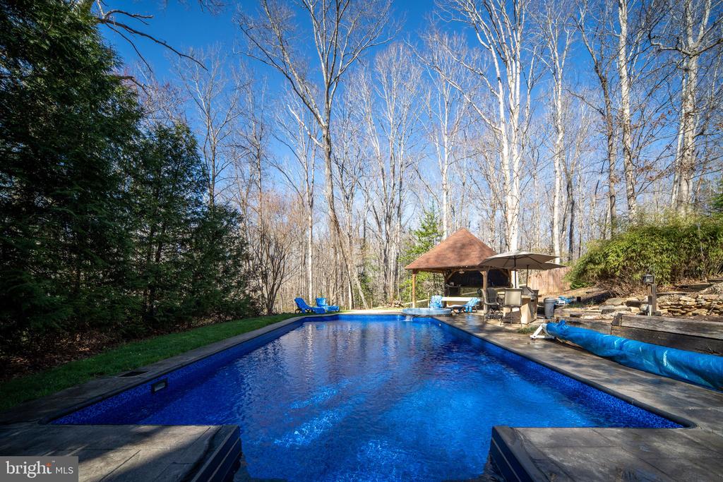 35 BAYBERRY LANE