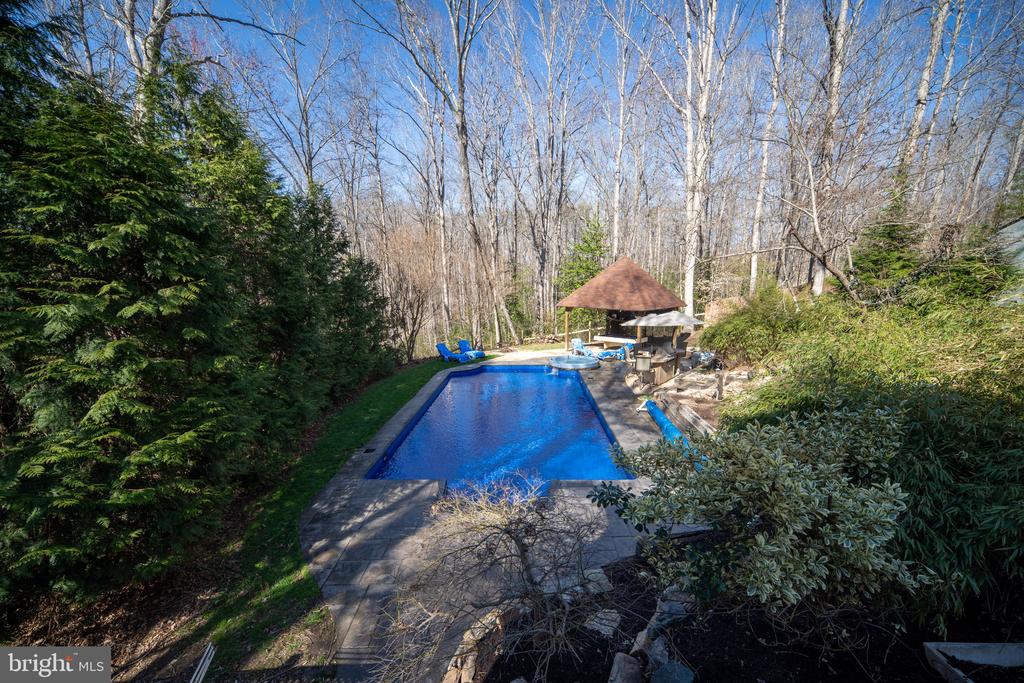 35 BAYBERRY LANE
