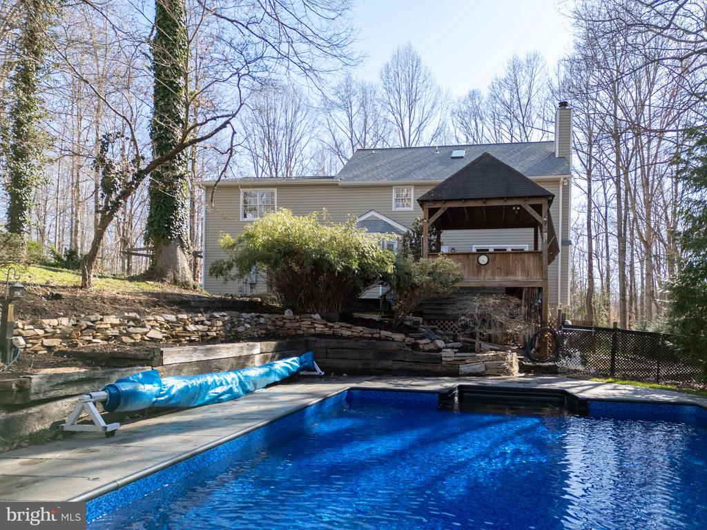 35 BAYBERRY LANE