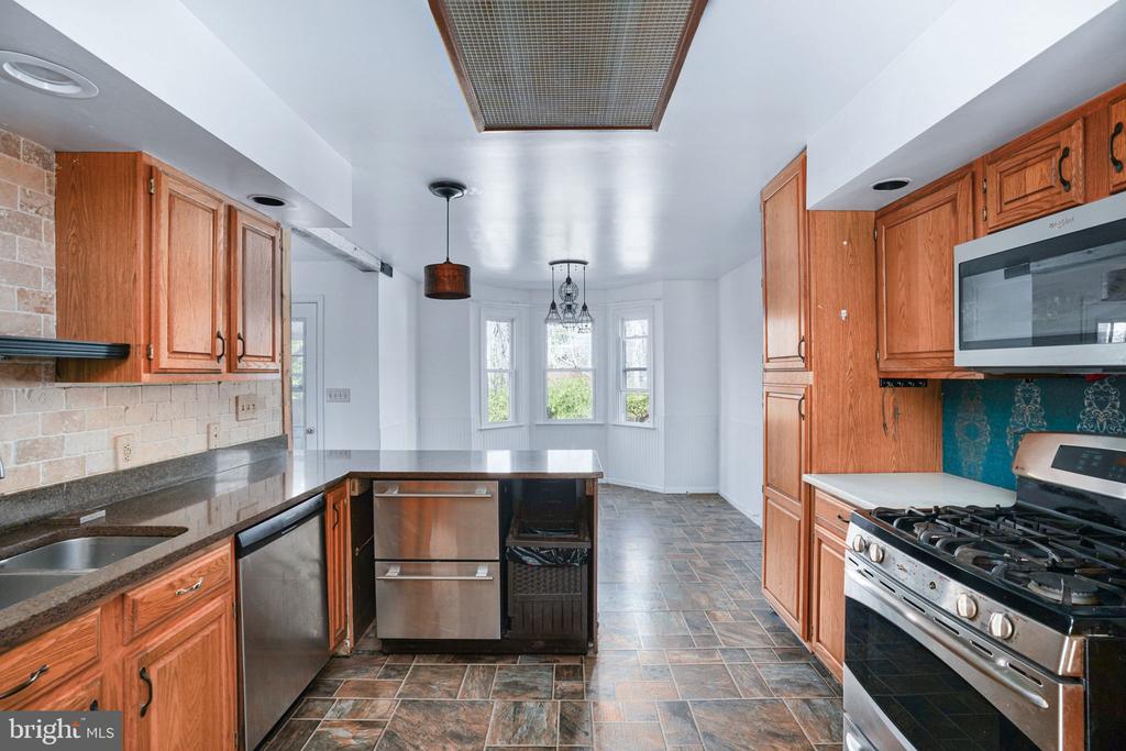 35 BAYBERRY LANE